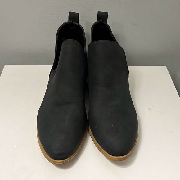 Women's Black Cut-Out Slip-On Ankle Bootie Size 10 - Picture 1 of 12